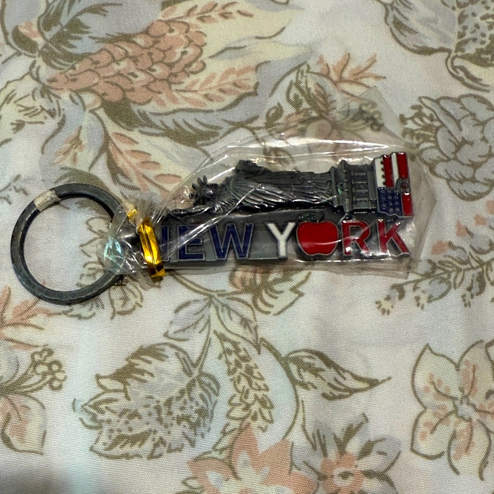 New York Souvenir Keychain - Silver